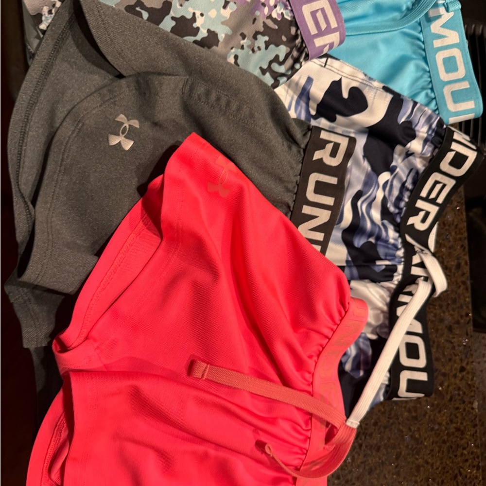 Under Armour Mixed Color Activewear (6) youth shorts size Small.